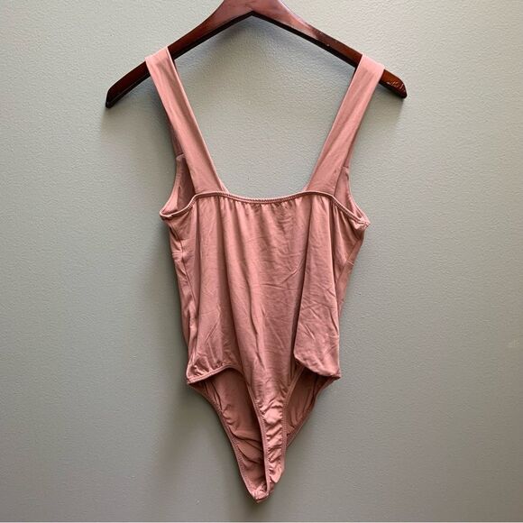 Lulu’s Bodysuit Size Medium - Picture 2 of 4